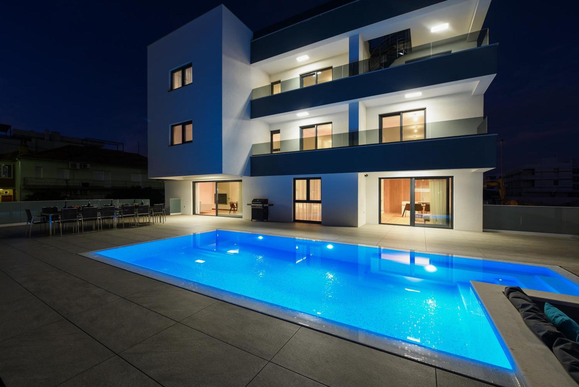 Fux Luxury Infinty-pool *