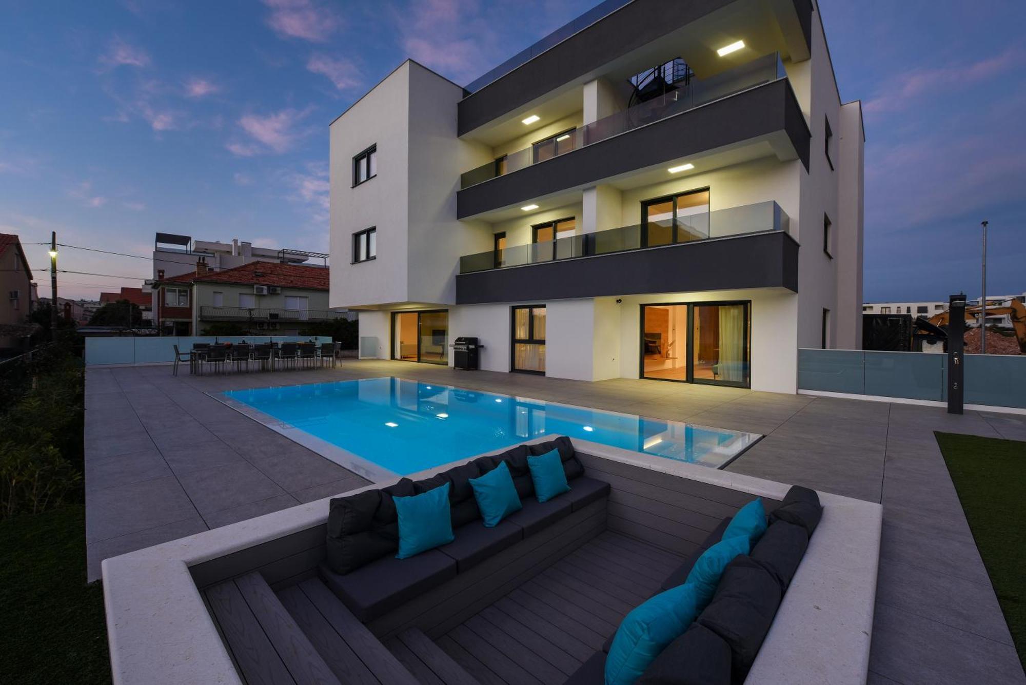 Fux Luxury Infinty-pool *