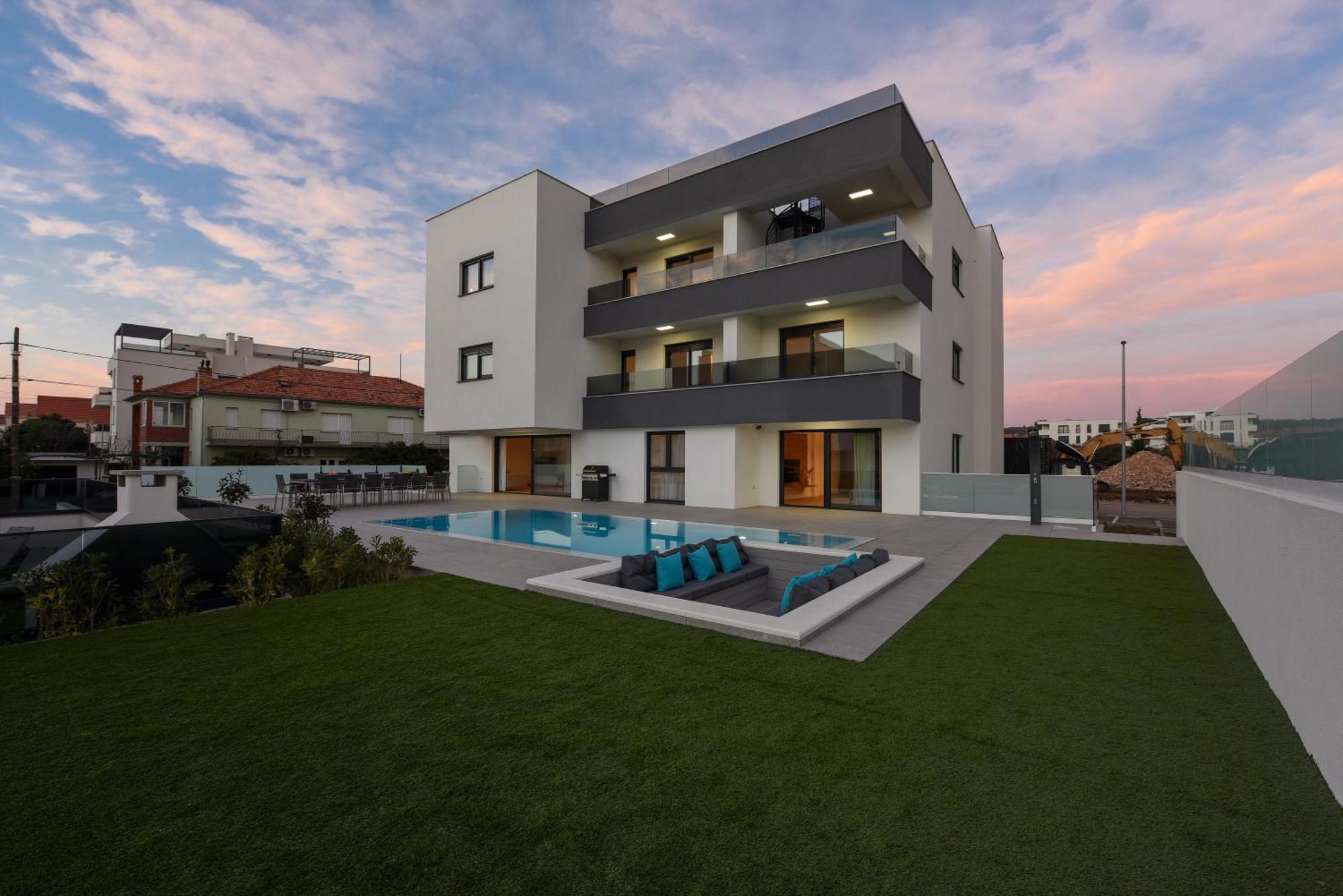 Fux Luxury Infinty-pool