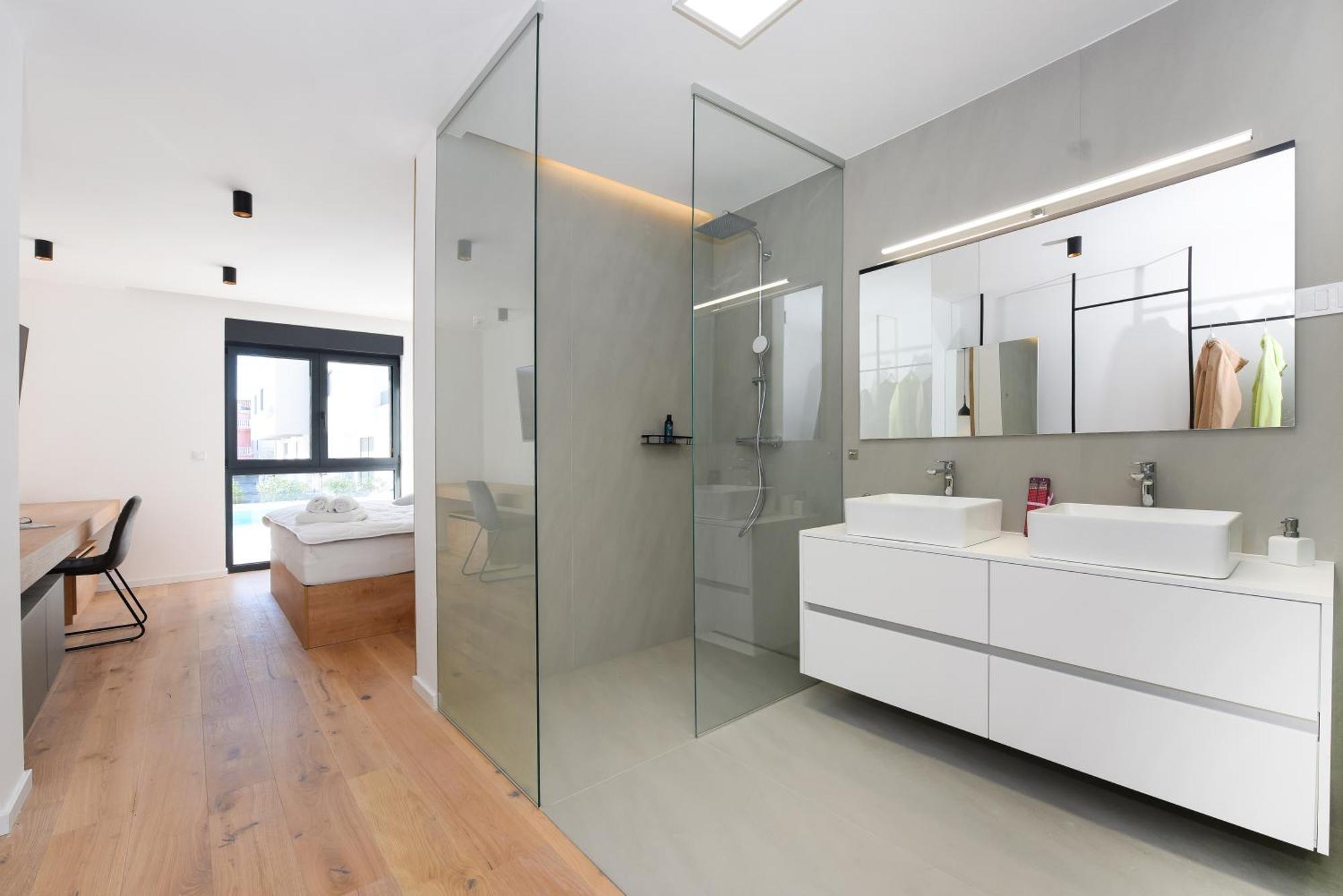 Fux Luxury Infinty-pool Apartment